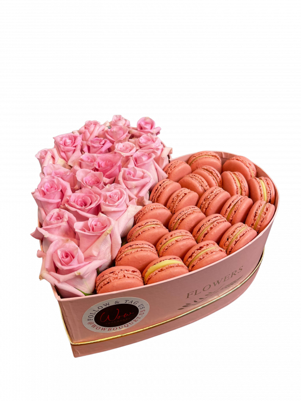 roses with macarons pink