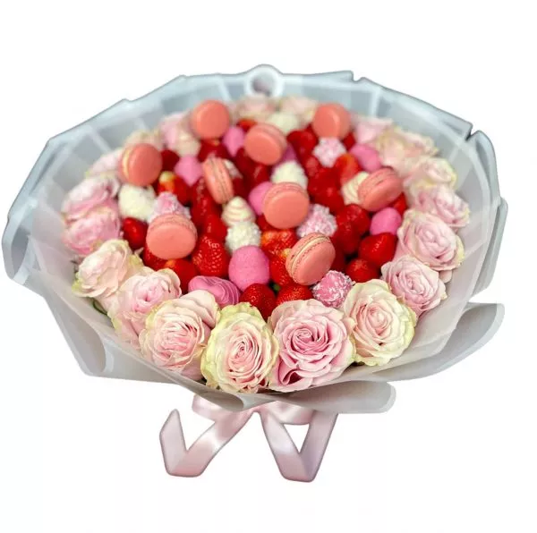 “Pink Romance & Macarons” is a stunning fruit bouquet that perfectly blends sweetness and elegance.