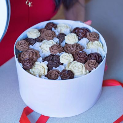 Chocolate Flower Delight Box by WOW Bouquet, NYC's gourmet creation.