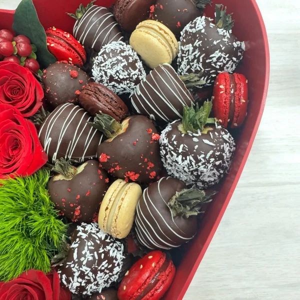 Romantic heart box gift with flowers and macarons – NYC