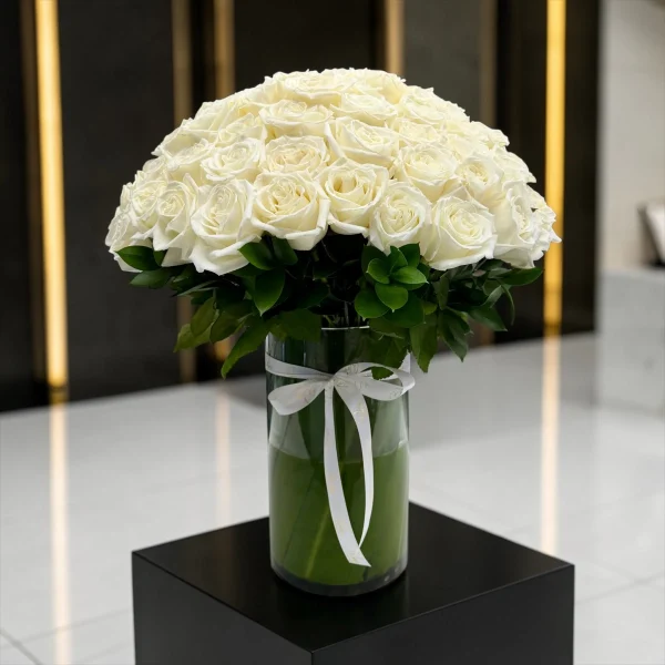 100 Long Stem Roses in a Vase NYC | NYC Flower Delivery